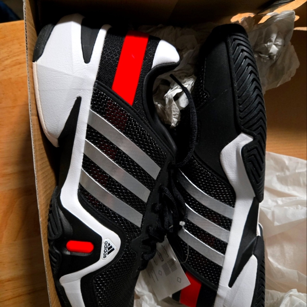 Adidas Barricade 8 tennis shoes size 10.5